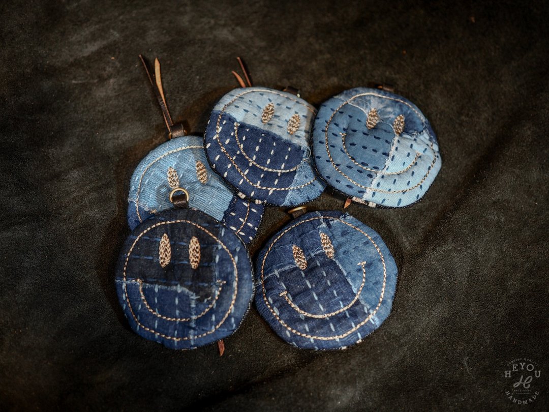 Boro Patch Work Smile Coin Purse 褴褛拼布微笑零钱包 - 皮夹/钱包 - 棉 多色