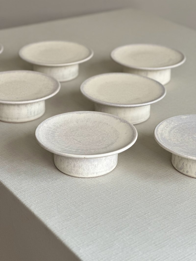 糵石 四寸高台皿 - 盘子/餐盘/盘架 - 陶 