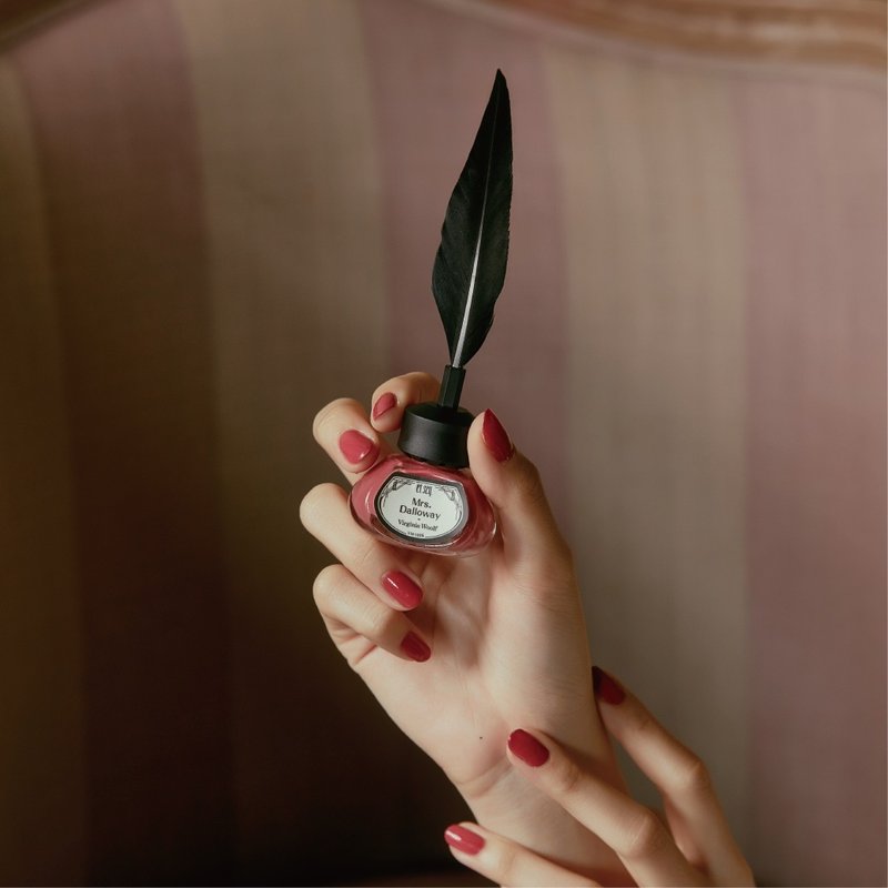 VW1925 Mrs. Darrowway - 指甲油/指甲贴 - 其他材质 红色