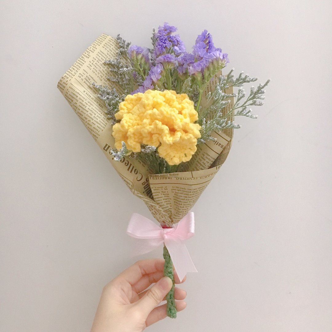 母亲节礼物手工钩织康乃馨 - 胸花/手腕花 - 其他材质 黄色