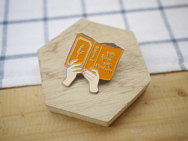 Kill them with kindness别针 胸针 扣针 - 胸针 - 其他金属 