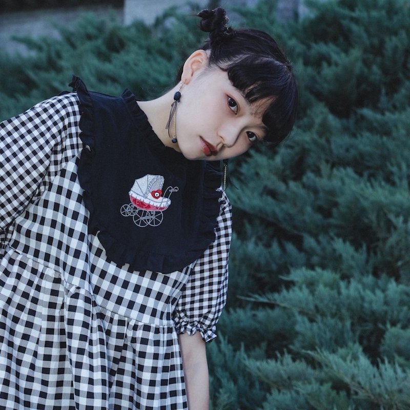 Meugler牛稠岛 绿野仙踪夏 婴儿车刺绣 哥特黑格子拼接连衣裙 - 洋装/连衣裙 - 棉．麻 黑色