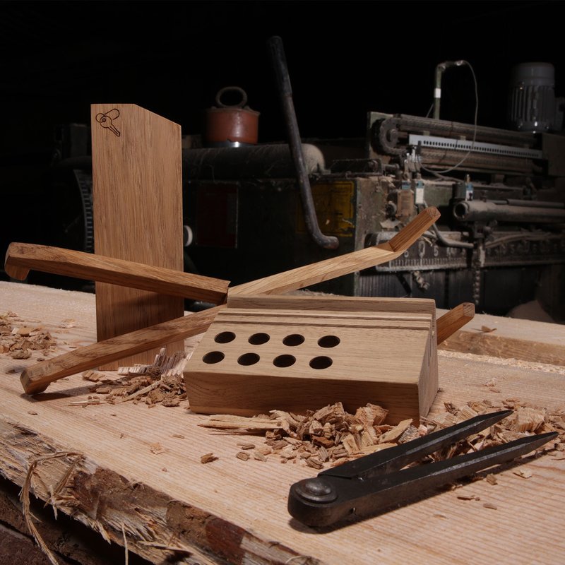 欧洲纯手工打造橡木制笔架 - 笔筒/笔座 - 木头 咖啡色