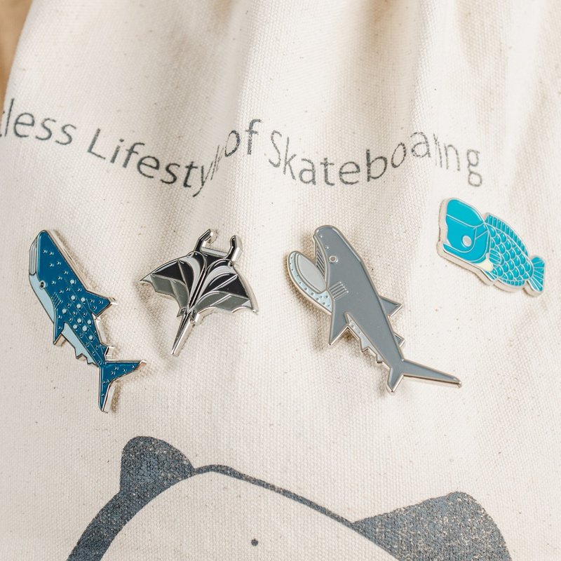 保育类鱼种造型-别针 - 徽章/别针 - 珐琅 白色