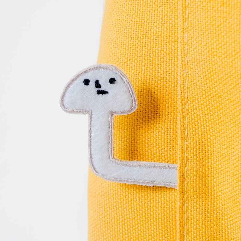 发霉的包包 / 纯棉帆布 / 芥末黄色 - 侧背包/斜挎包 - 棉．麻 黄色