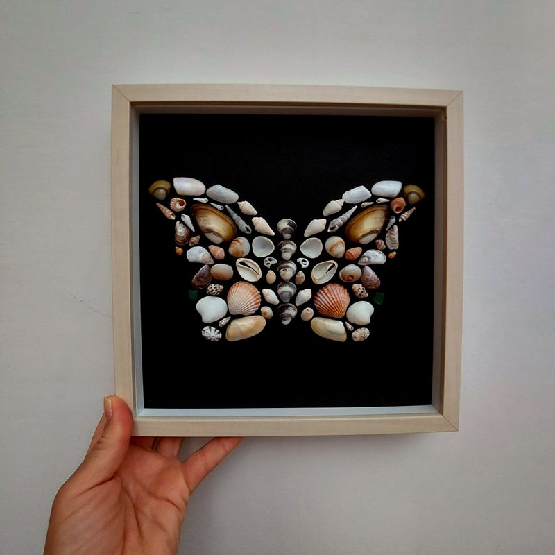 Gothic butterfly. Seashell wall art. Butterfly in a frame. Sea glass wall art. - 墙贴/壁贴 - 其他材质 黑色