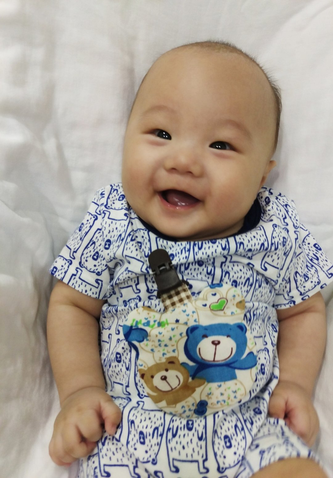 爱的熊抱。熊熊造型平安符袋 (可绣名字) - 平安符/符袋 - 棉 蓝色