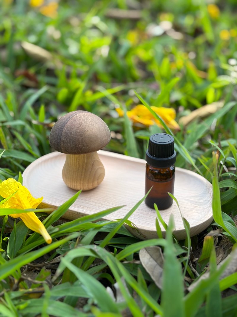 森活香氛组 双色原木蘑菇扩香木及精油底盘 - 香薰/精油/线香 - 木头 