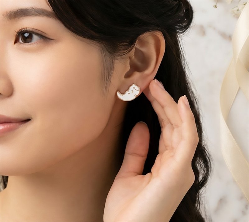 黑白灵魂猫耳环 - 耳环/耳夹 - 其他金属 