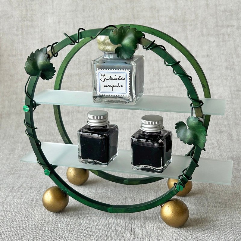 日本 SB&G藤蔓造型展示架│简主义风格 家饰用品 - 摆饰 - 其他金属 绿色