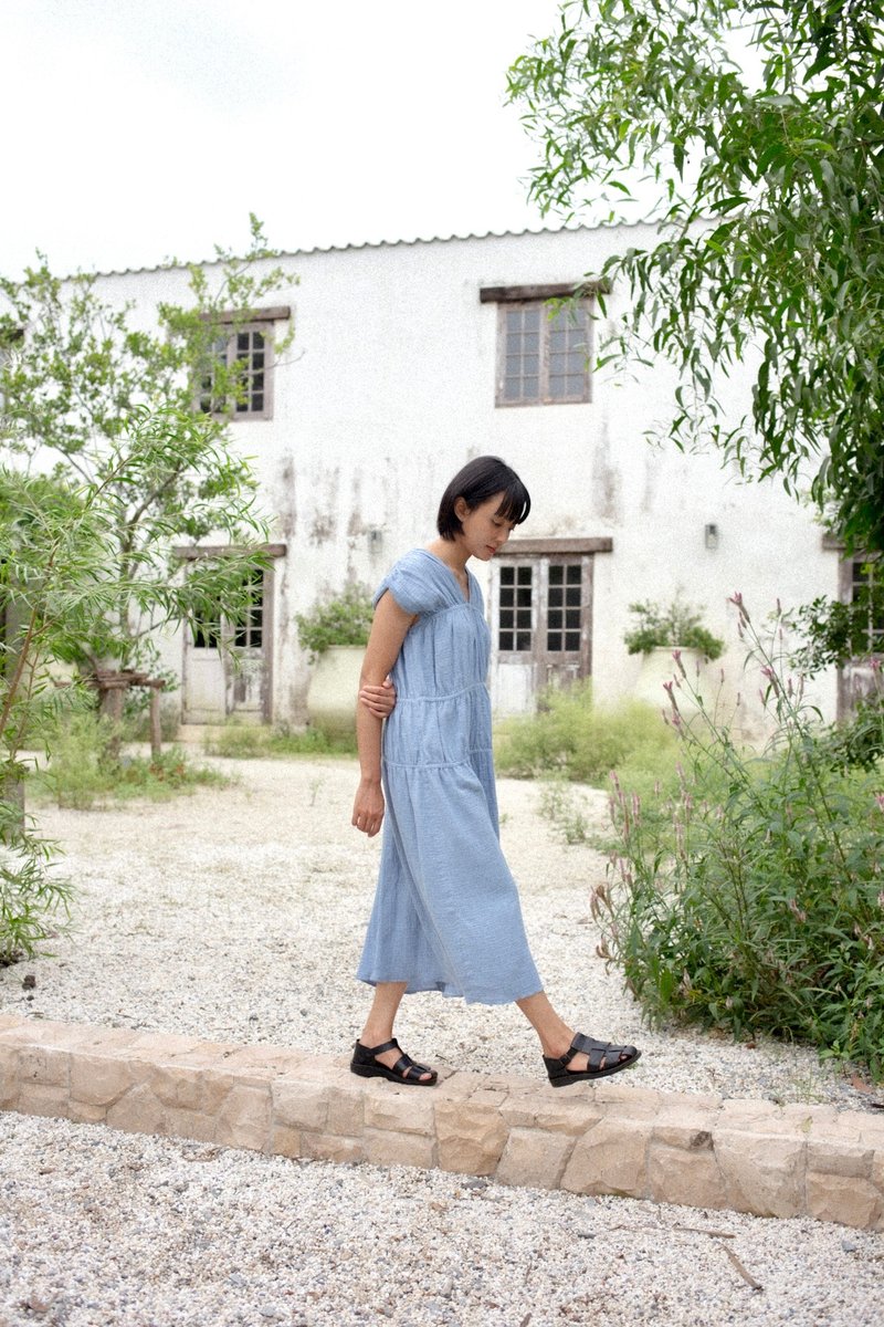 Mulmul 天空蓝抽绳洋装 - 洋装/连衣裙 - 棉．麻 蓝色