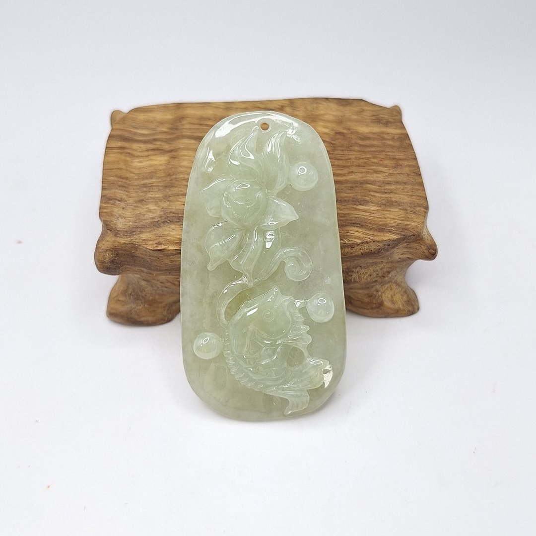 冰种黄翡手工精雕荷叶有鱼吊坠 | 天然缅甸玉A货翡翠 - 项链 - 玉石 