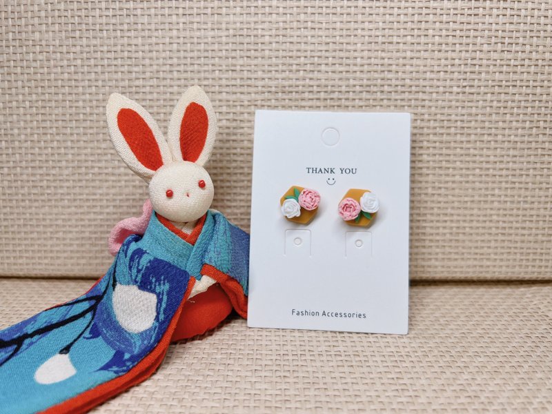 康乃馨玫瑰软陶耳环/耳夹 - 耳环/耳夹 - 陶 