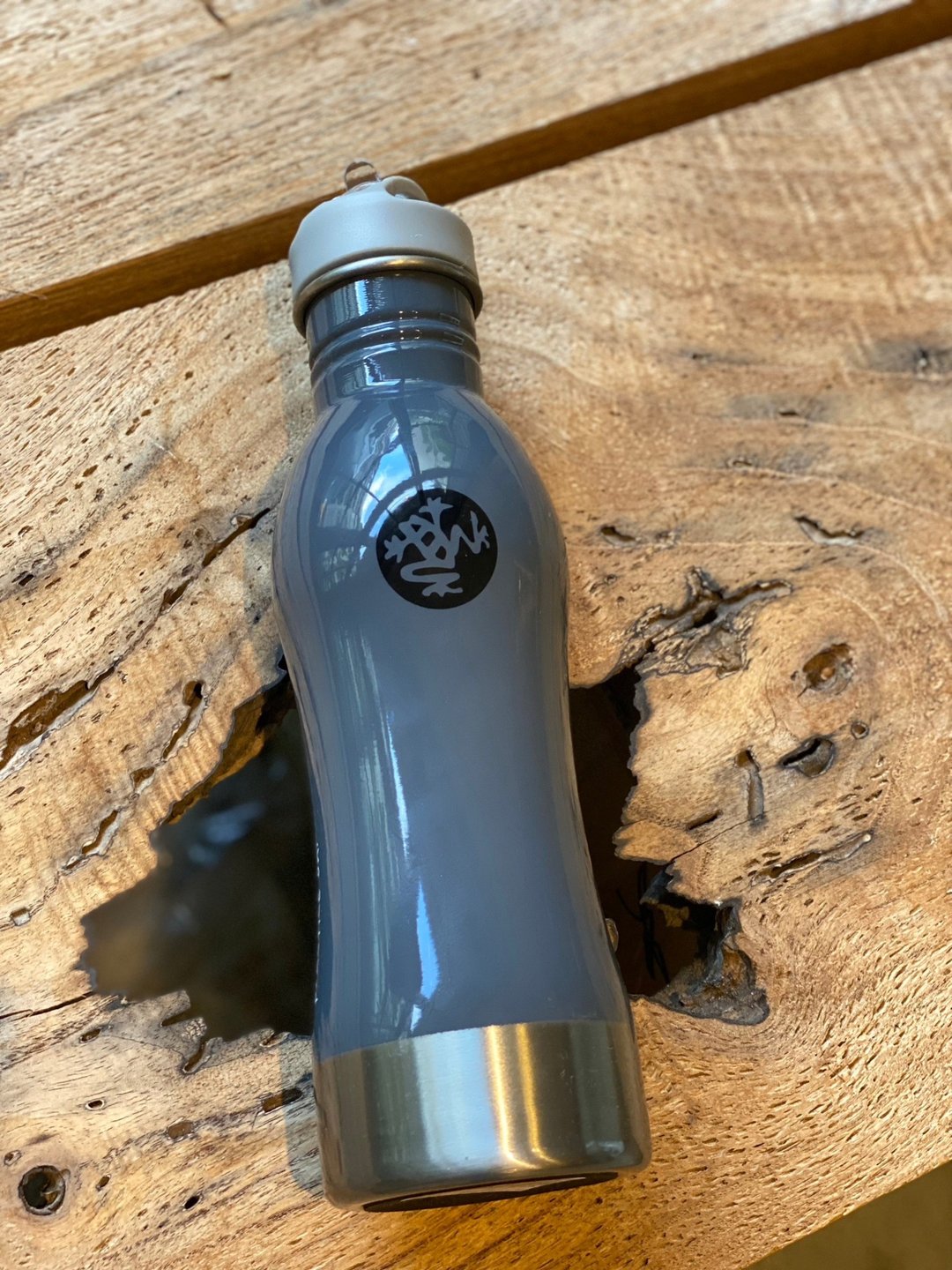 美国Manduka 全新绝版环保杯水壶 食品级不锈钢25OZ 740ml-阴雨灰 - 水瓶/水壶 - 不锈钢 灰色