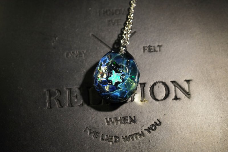 Skyfall- floating star 浮星琉璃吊坠 3 - 颈链 - 玻璃 黑色