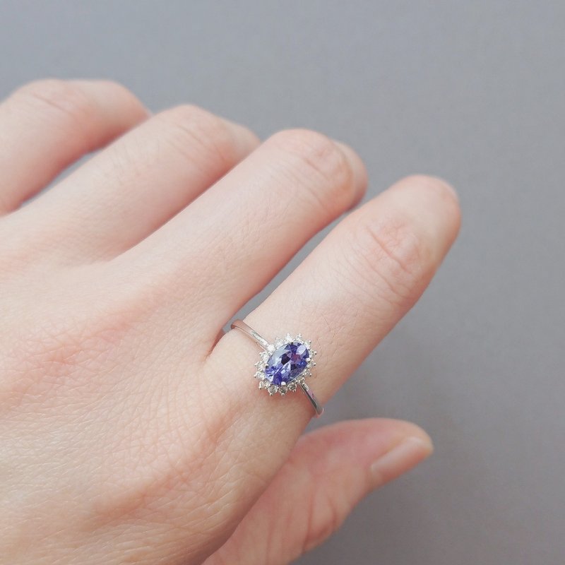 天然丹泉石 坦桑石 椭圆形 微镶钻石 纯 18K 白金戒指 - 戒指 - 宝石 蓝色