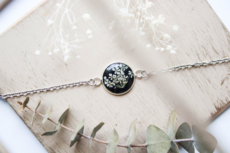 产品名称大阿米芹 —白色— (  背景-黑色 ) — 手链 - 手链/手环 - 植物．花 白色