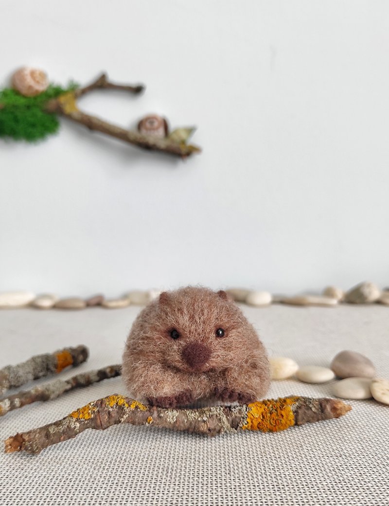 Wombat handmade wool felt wild animal ornament/Unique gift/Collectible - 玩偶/公仔 - 羊毛 咖啡色