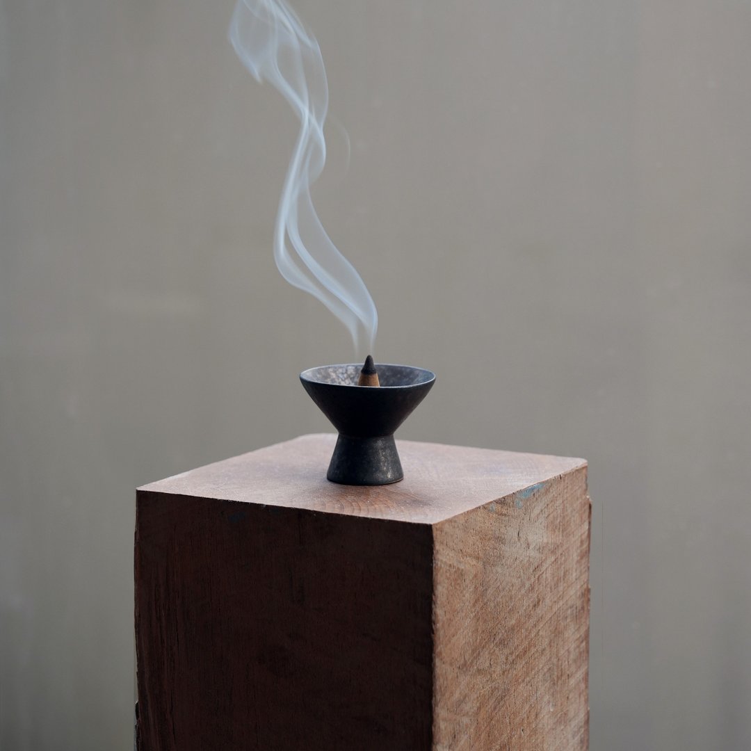 手作陶瓷塔香座 | 耐高溫塔香杯 冥想瑜伽 极简禅意 新居禮物 - 香薰/精油/线香 - 陶 灰色