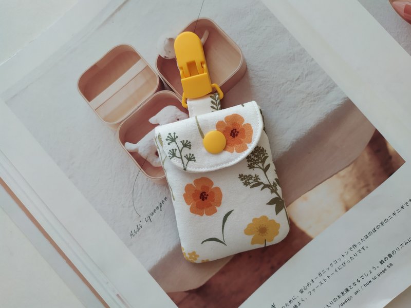 【5日内出货】黄夹小花 方形平安符袋 弥月礼物 平安符袋 香火 - 围嘴/口水巾 - 棉．麻 