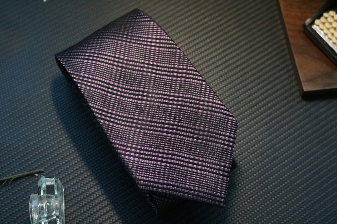 紫色格纹低调奢华领带百分百真丝商务necktie - 领带/领带夹 - 丝．绢 紫色