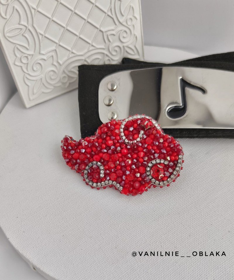 brooch anime brooch naruto brooch red cloud blood clouds naruto beaded - 胸针 - 水晶 红色
