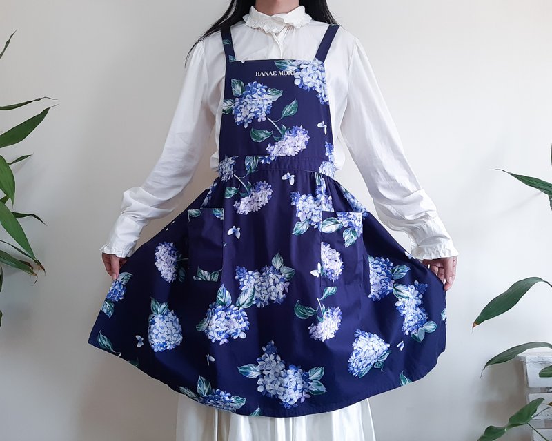 HANAE MORI 复古围裙绣球花花园围裙花卉背带裙 - 围裙 - 棉．麻 蓝色