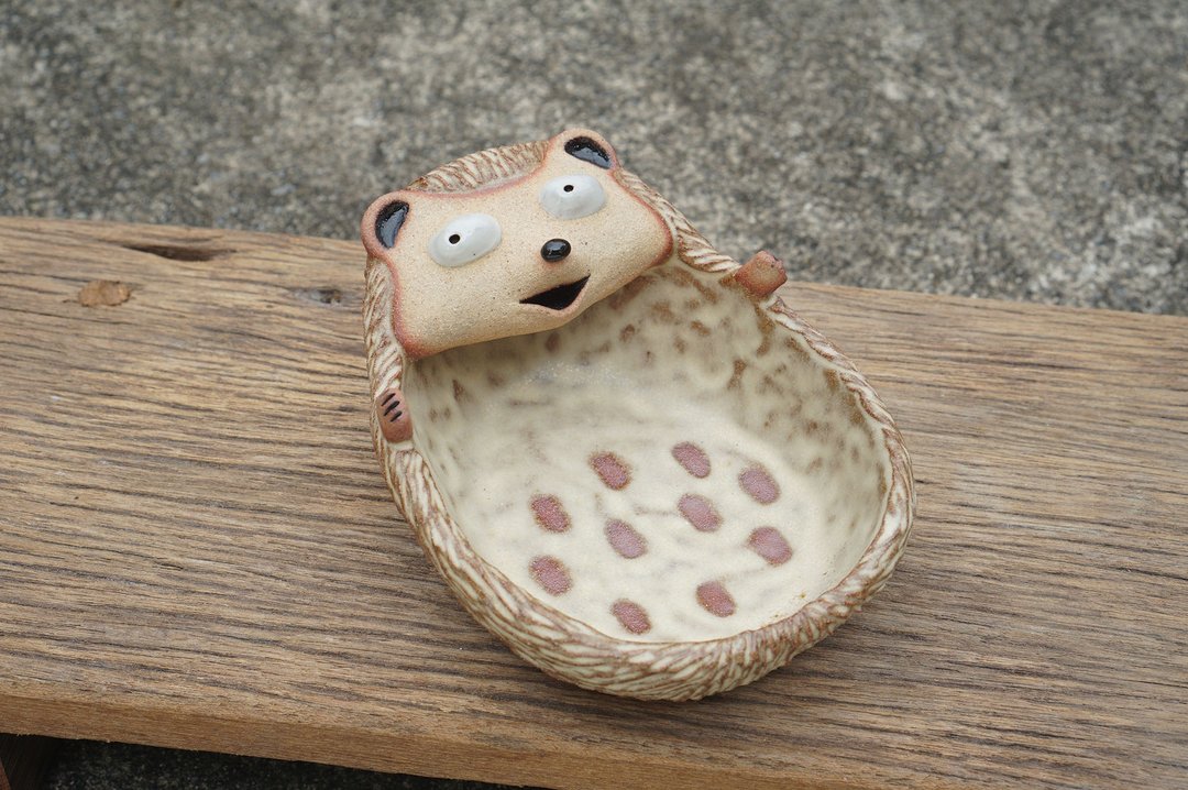 Porcupine bowl , handmade ceramic, pottery  ,clay , rainbow ,dot - 花瓶/陶器 - 陶 卡其色