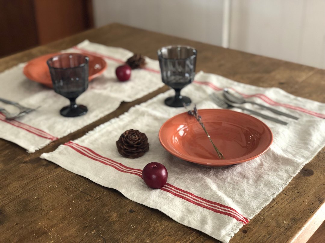 Antique red lined Linen and waffle Linen placemat - 餐垫/桌巾 - 棉 
