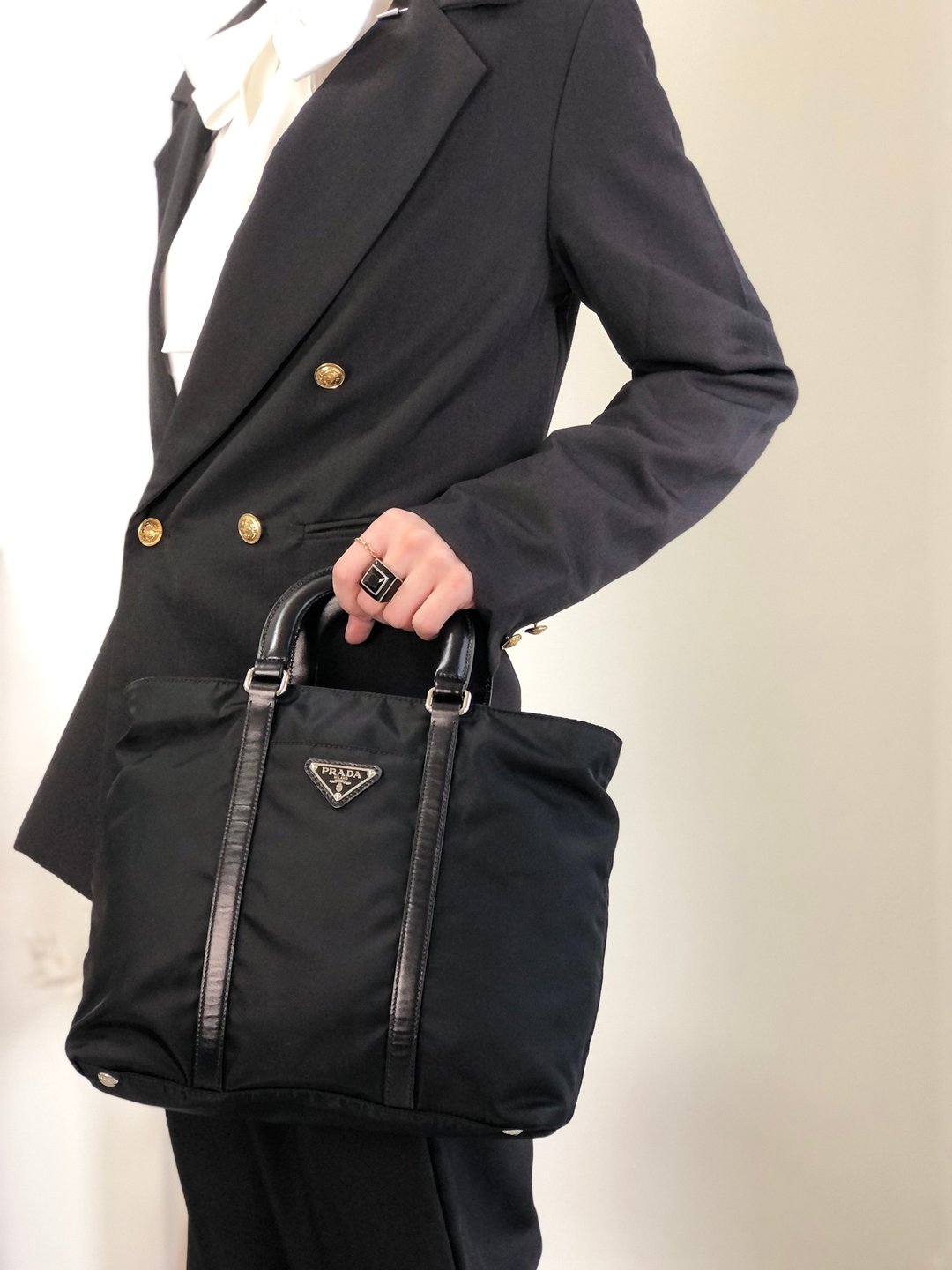 【VintageShop solo 日本直送中古包专卖店】PRADA 经典手提包 黑色 经典三角标志 尼龙 2way vintage - 手提包/手提袋 - 尼龙 黑色
