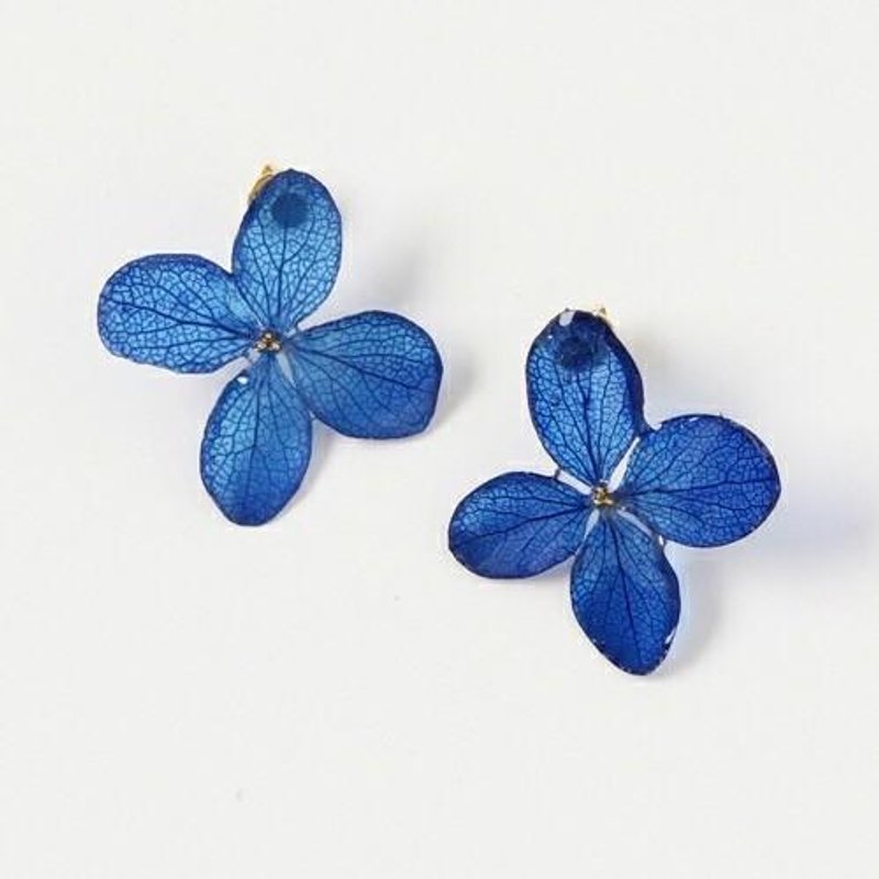 Hydrangea long pierced earrings*Blue* - 耳环/耳夹 - 植物．花 蓝色