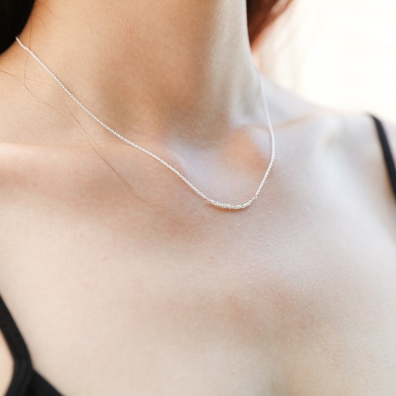 细碎纯银抛物线锁骨链 - 项链 - 其他金属 银色
