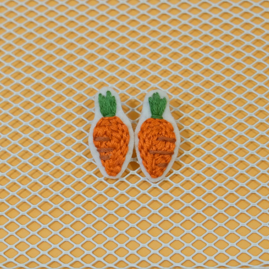 Carrot Earring - 耳环/耳夹 - 绣线 橘色
