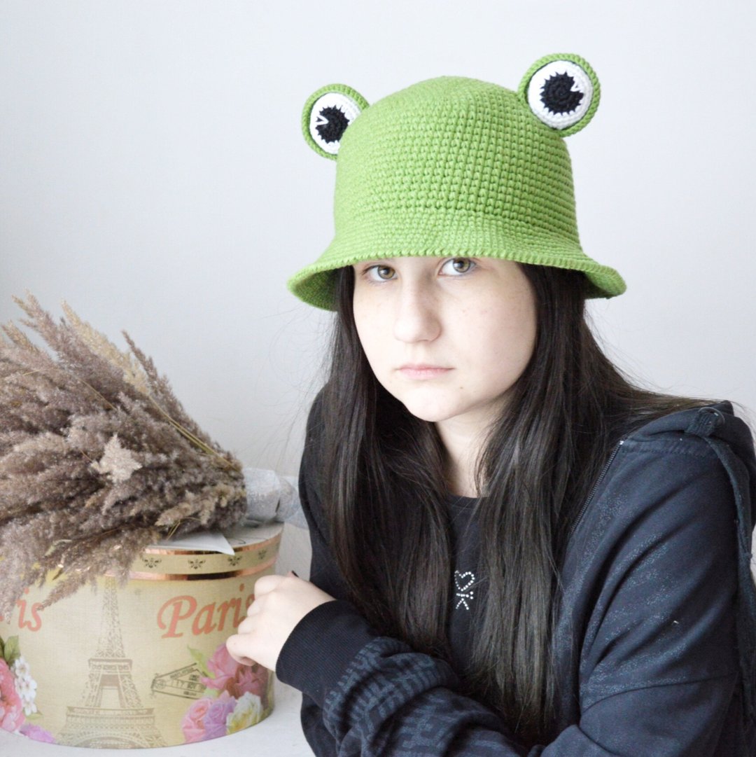 Crochet cute frog bucket hat women men Custom knit funny green fisherman hat - 帽子 - 棉 绿色