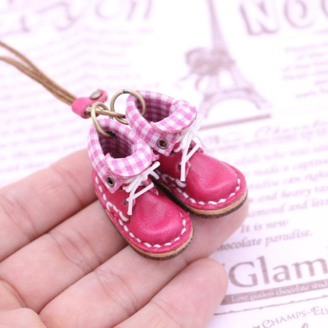 Small leather boots necklace | Peach lined - 项链 - 真皮 粉红色