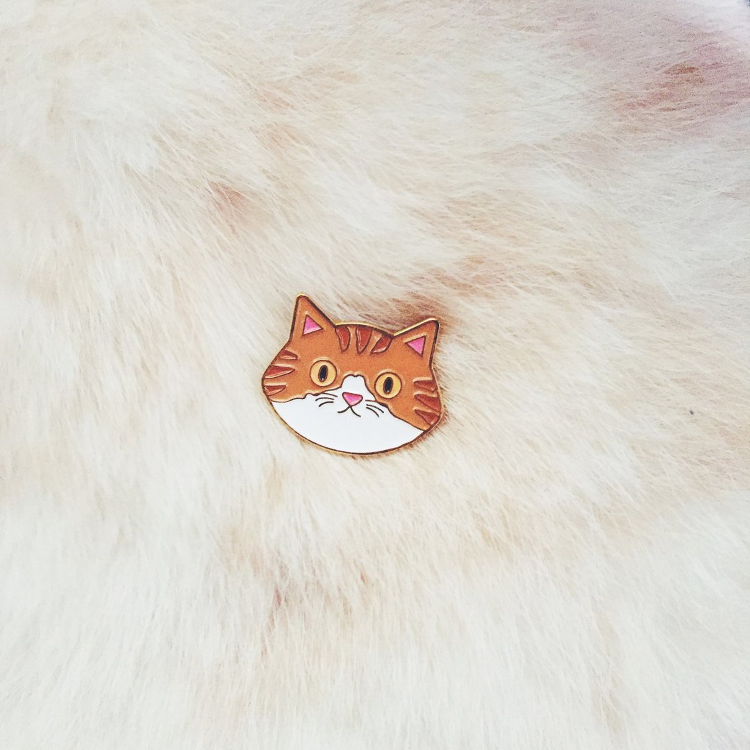 #08 黄花猫 别针/胸针/扣针 - 胸针 - 其他金属 金色