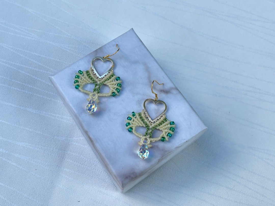 #220712 Macrame 南美蜡线 Swarovski  耳环 - 耳环/耳夹 - 半宝石 白色