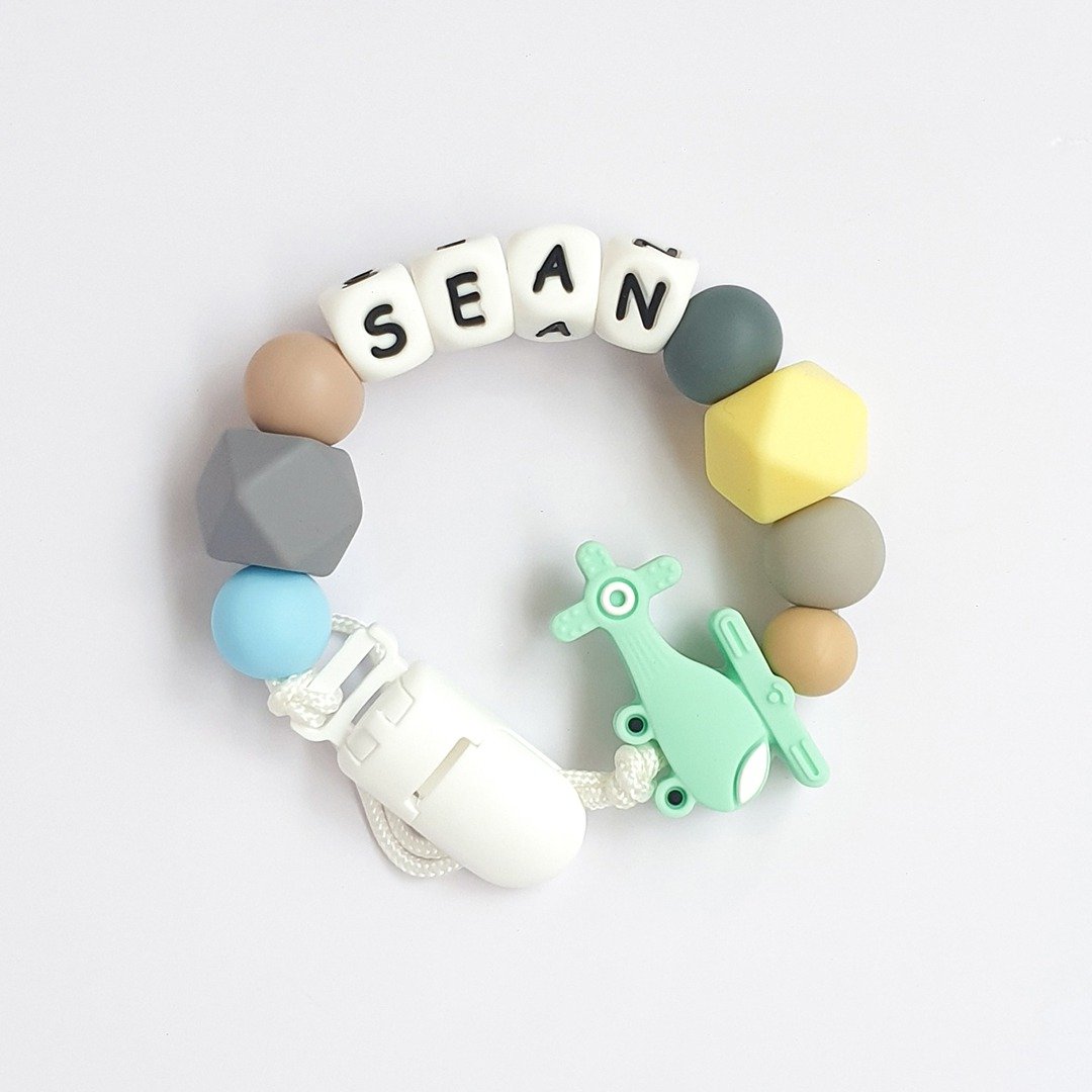 定制化 SEAN 灰绿系列 奶嘴链夹 / 定制化奶嘴链可套香草奶 - 玩具/玩偶 - 其他材质 白色