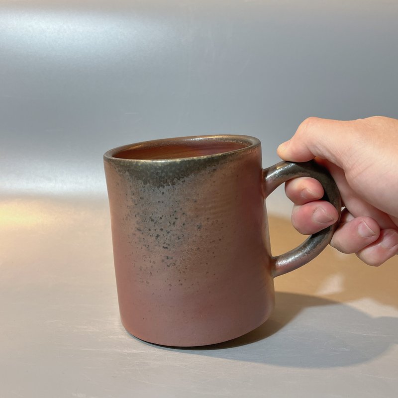 柴烧玫瑰金马克杯 / 500cc / 小平凡手作 - 茶具/茶杯 - 陶 