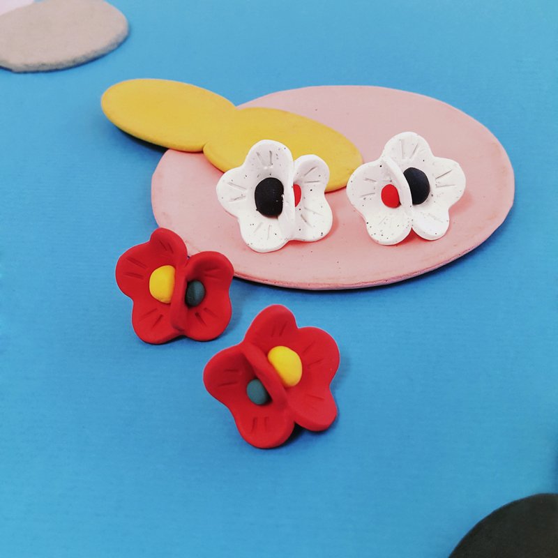 偶数花朵系列 耳环 - 立体 双花 花朵 红花 白花 ( 耳针 / 耳夹 ) - 耳环/耳夹 - 粘土 白色