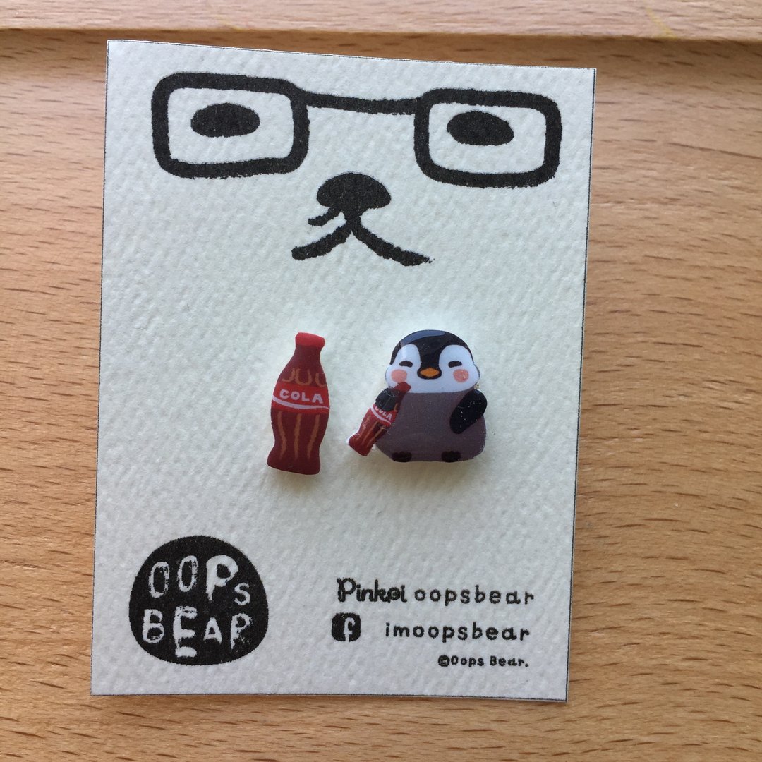 Oops bear - COLA小企鹅耳环 - 耳环/耳夹 - 塑料 红色