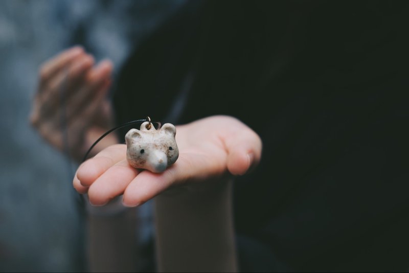 Something Like 陶瓷纯手工棕熊项链 - 颈链 - 陶 咖啡色