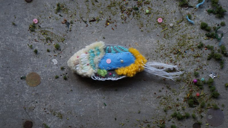 小雨林 刺绣毛线茧 - 胸针 - 绣线 