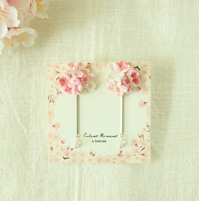 SOULD OUT 樱花耳针 2Way 日本吊饰 绣线编织 柔闪效果 - 耳环/耳夹 - 棉．麻 粉红色