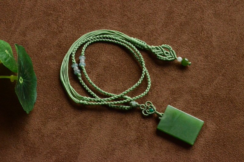 【碧晴】天然菠菜绿碧玉古典平安无事牌项链 - 项链 - 半宝石 