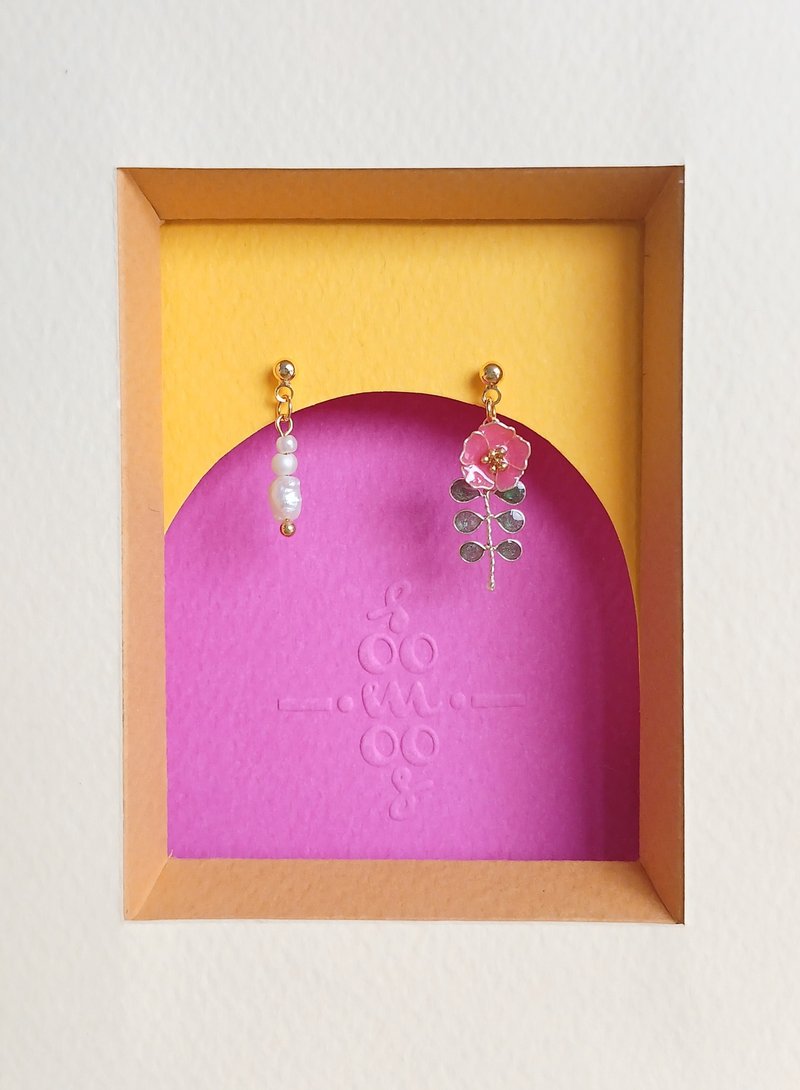 可爱小花耳环(迎接的步伐)单边真珠款式 - 耳环/耳夹 - 铜/黄铜 