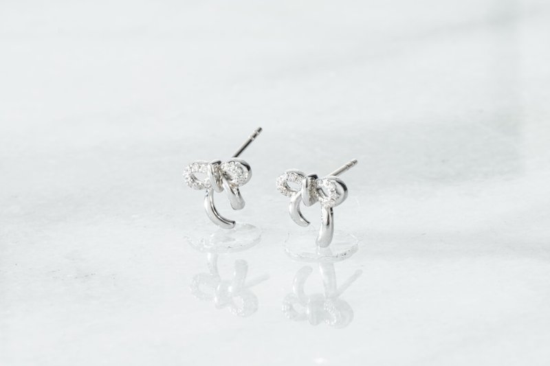 【Pinkoi 线下活动预购商品】蝴蝶结耳环 - 耳环/耳夹 - 贵金属 白色