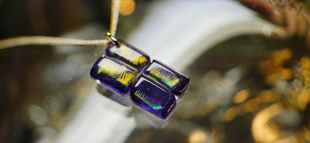 A city dyed in violet - 项链 - 玻璃 紫色