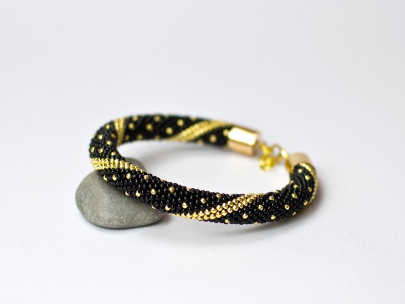 Diy kit bracelet, Black gold bracelet, DIY kit beaded bracelet, Kit to make - 编织/刺绣/羊毛毡/裁缝 - 玻璃 黑色