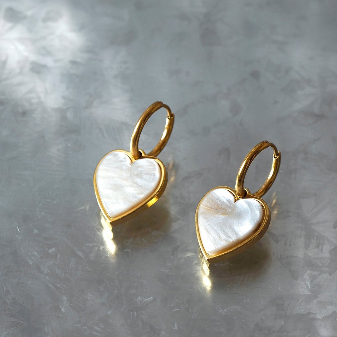 Heart hoop earrings white marble - 耳环/耳夹 - 其他金属 白色
